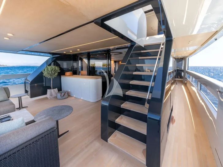 UILIA ISA Extra 93 - staircase to the sky deck UILIA ISA Extra 93 - staircase to the sky deck