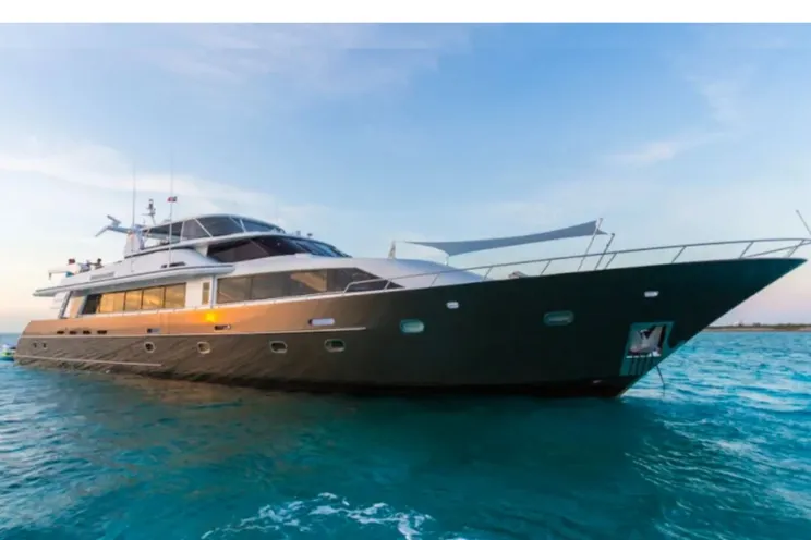 Charter Yacht UNBRIDLED - Crescent 115 - 4 Cabins - Nassau - Exumas - Staniel Cay - Bahamas