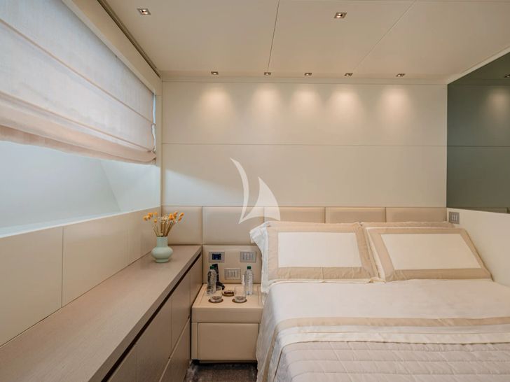 UNICKA Sanlorenzo SD92 - VIP cabin 3 UNICKA Sanlorenzo SD92 - VIP cabin 3