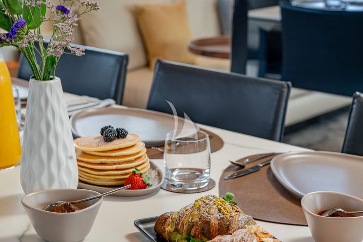 Charter Yacht UNICKA - Sanlorenzo SD92 - 5 Cabins - Naples - Capri - Positano - Amalfi Coast - Italy