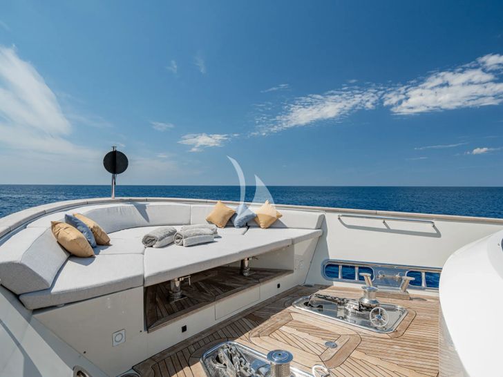UNICKA Sanlorenzo SD92 - foredeck UNICKA Sanlorenzo SD92 - foredeck