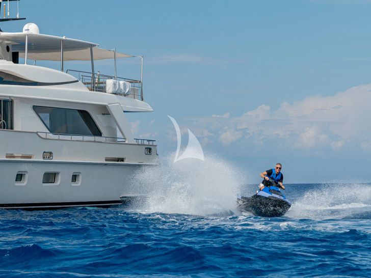 UNICKA Sanlorenzo SD92 - jet ski UNICKA Sanlorenzo SD92 - jet ski