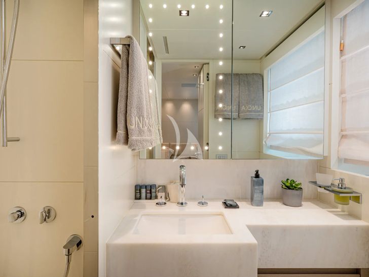 UNICKA Sanlorenzo SD92 - master cabin vanity unit UNICKA Sanlorenzo SD92 - master cabin vanity unit