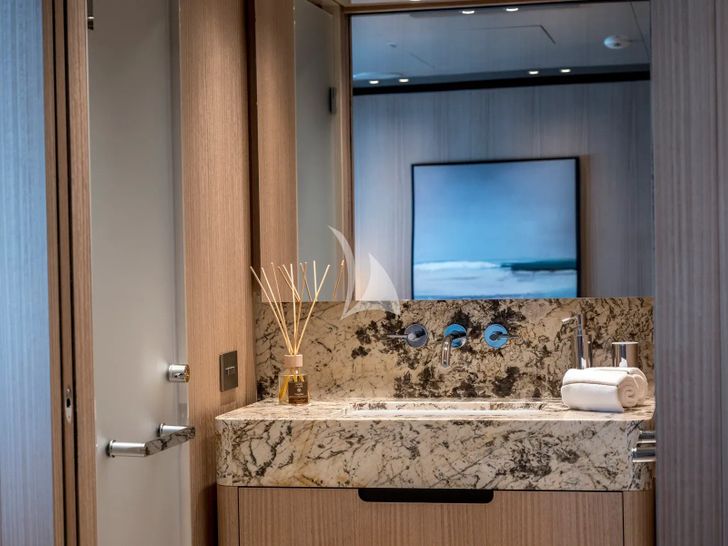 UNIQUE S Sanlorenzo SD118 - cabin bathroom UNIQUE S Sanlorenzo SD118 - cabin bathroom