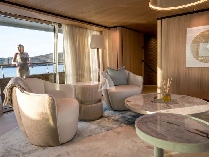 UNIQUE S Sanlorenzo SD118 - sky lounge seats UNIQUE S Sanlorenzo SD118 - sky lounge seats