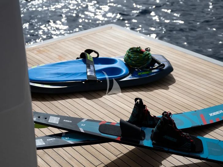 UNIQUE S Sanlorenzo SD118 - water toys UNIQUE S Sanlorenzo SD118 - water toys