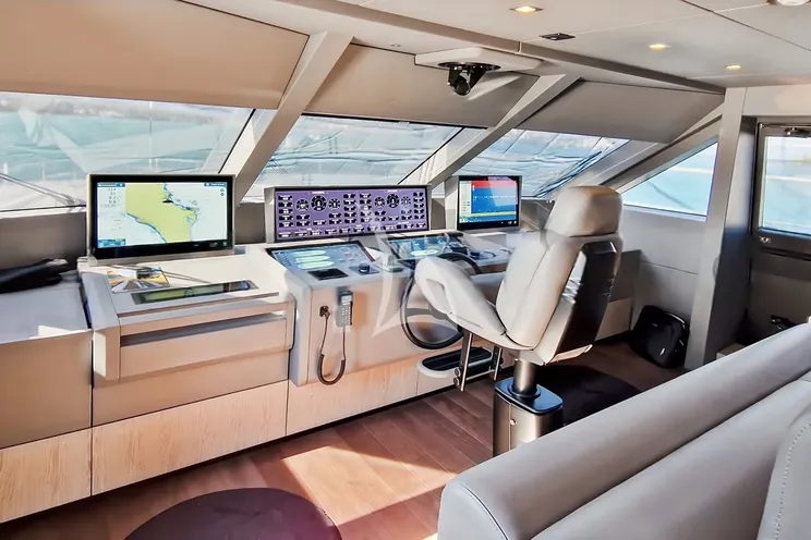 Charter Yacht UPSTREAM - Ferretti Custom Line Navetta 33 - 5 Cabins - Cogolin - Cannes - Nice - Antibes - St Tropez - Monaco - French Riviera