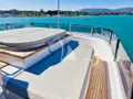 UPSTREAM Ferretti Custom Line Navetta 33 - flybridge jacuzzi convertible to a sunbathing area UPSTREAM Ferretti Custom Line Navetta 33 - flybridge jacuzzi convertible to a sunbathing area