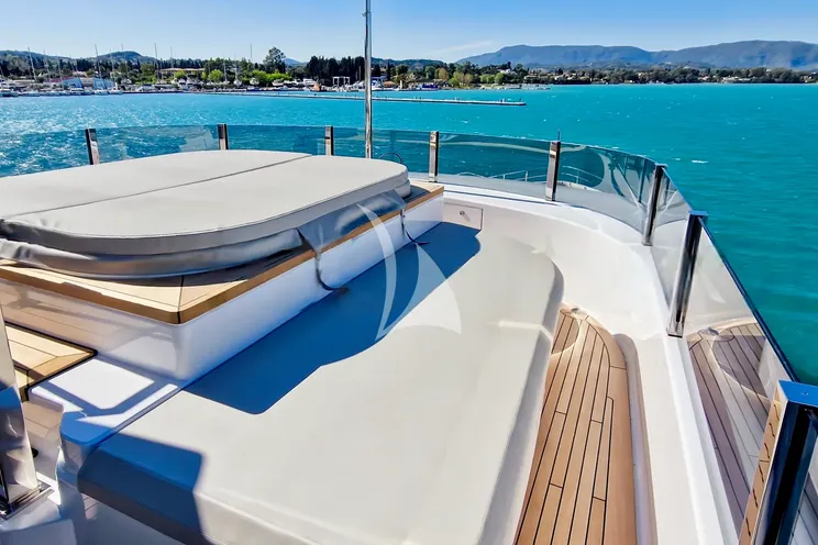 Charter Yacht UPSTREAM - Ferretti Custom Line Navetta 33 - 5 Cabins - Cogolin - Cannes - Nice - Antibes - St Tropez - Monaco - French Riviera