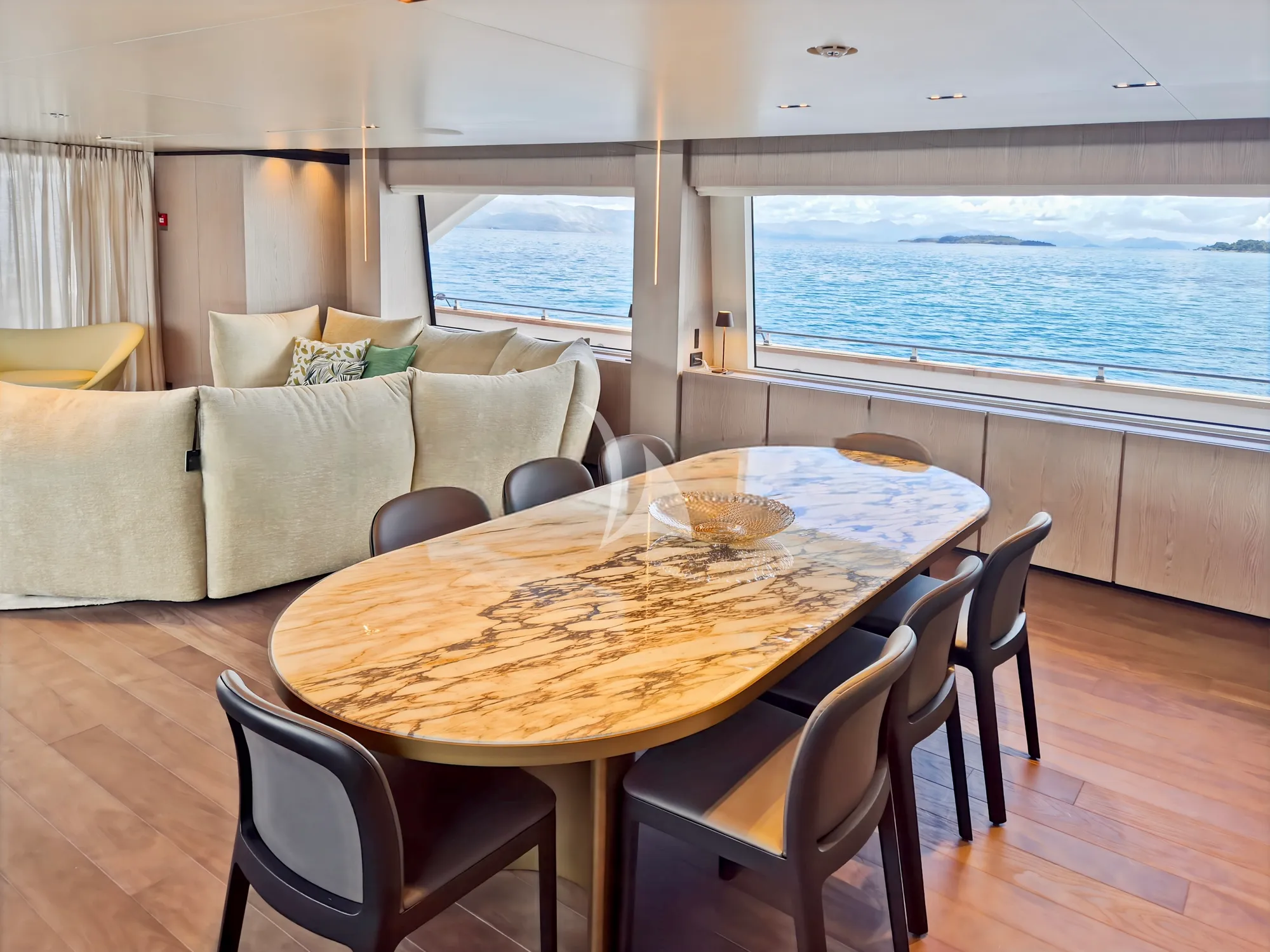 Charter Yacht UPSTREAM - Ferretti Custom Line Navetta 33 - 5 Cabins - Cogolin - Cannes - Nice - Antibes - St Tropez - Monaco - French Riviera