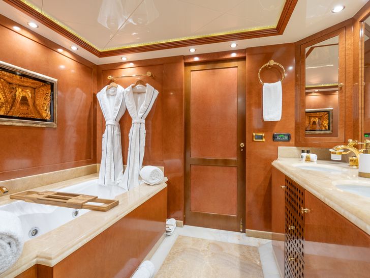 OCEANOS - Master Cabin Bathroom OCEANOS - Master Cabin Bathroom