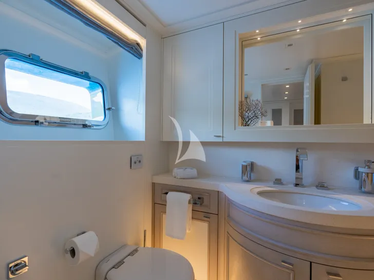 VALENTINA II Sanlorenzo SD90 - VIP cabin bathroom VALENTINA II Sanlorenzo SD90 - VIP cabin bathroom