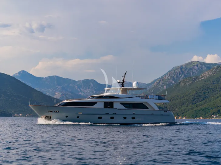 VALENTINA II Sanlorenzo SD90 - cruising side profile VALENTINA II Sanlorenzo SD90 - cruising side profile