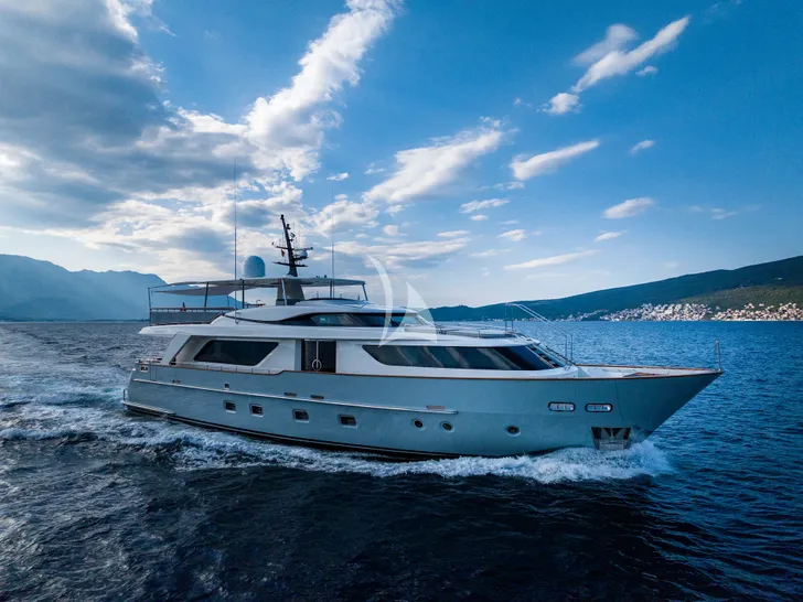 VALENTINA II Sanlorenzo SD90 - cruising VALENTINA II Sanlorenzo SD90 - cruising