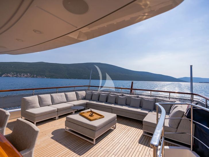 VALENTINA II Sanlorenzo SD90 - sundeck aft lounge VALENTINA II Sanlorenzo SD90 - sundeck aft lounge