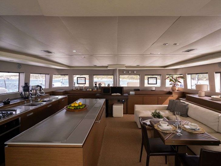 VALIUM Lagoon 62 Galley Saloon VALIUM Lagoon 62 Galley Saloon