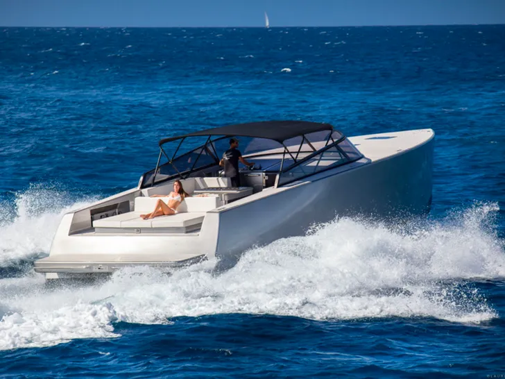 VANDUTCH 55 St Barths Day Charter Yacht - profile VANDUTCH 55 St Barths Day Charter Yacht - profile