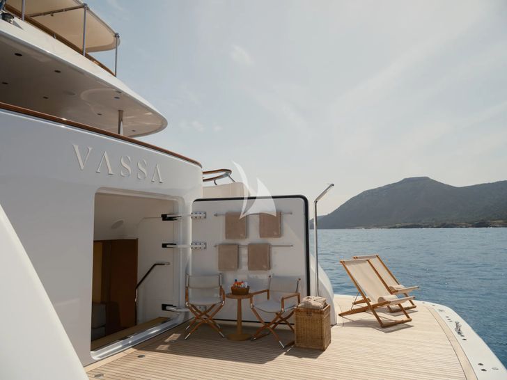 VASSA Feadship 68m - beach club VASSA Feadship 68m - beach club