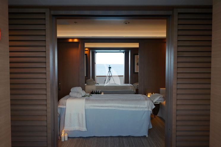 Charter Yacht VASSA - Feadship 68m - 6 Cabins - Nassau - Exumas - Bahamas
