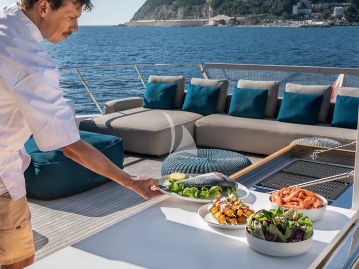 VAUBAN Sanlorenzo SL120 Asymmetric - flybridge grill VAUBAN Sanlorenzo SL120 Asymmetric - flybridge grill