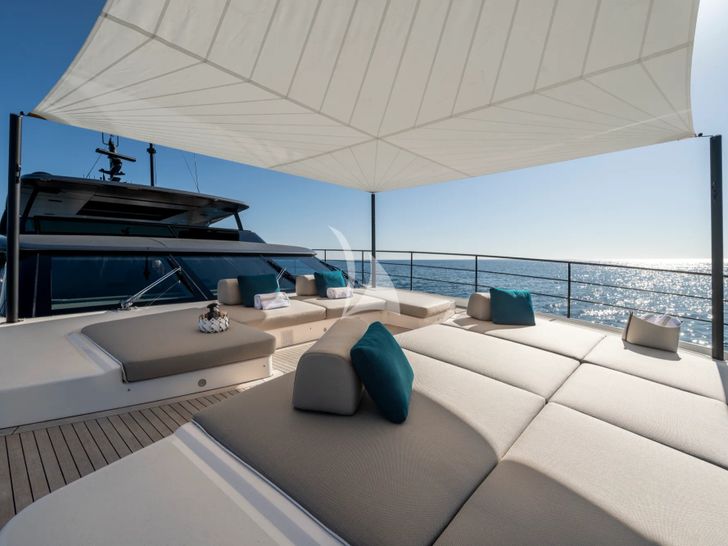 VAUBAN Sanlorenzo SL120 Asymmetric - foredeck lounging and sunbathing area VAUBAN Sanlorenzo SL120 Asymmetric - foredeck lounging and sunbathing area