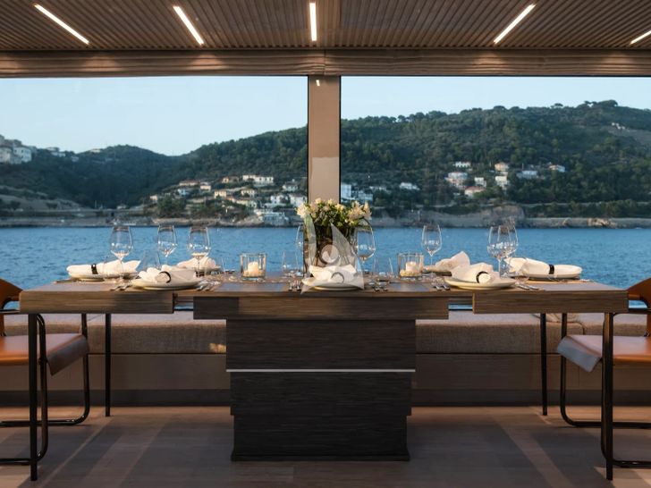 VAUBAN Sanlorenzo SL120 Asymmetric - main deck dining area VAUBAN Sanlorenzo SL120 Asymmetric - main deck dining area