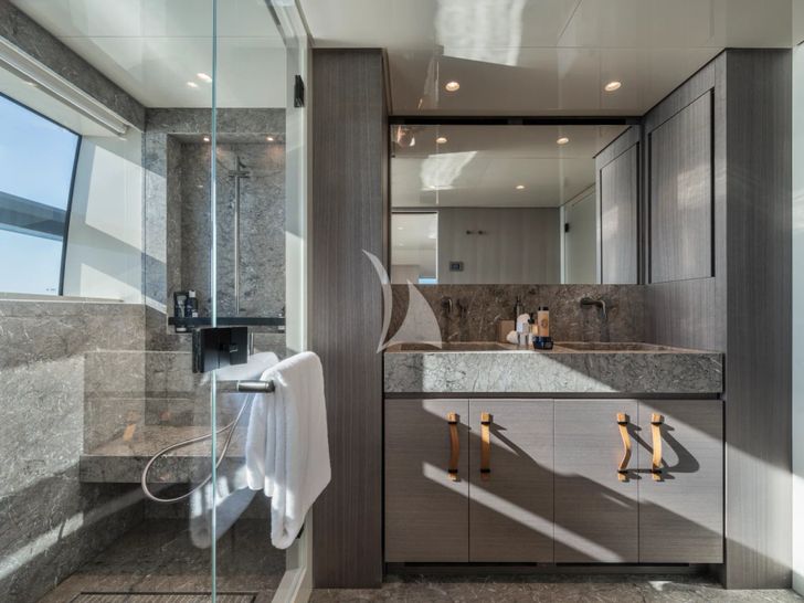 VAUBAN Sanlorenzo SL120 Asymmetric - master cabin bathroom VAUBAN Sanlorenzo SL120 Asymmetric - master cabin bathroom