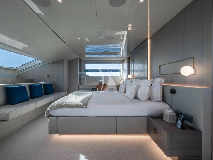 VAUBAN Sanlorenzo SL120 Asymmetric - master cabin side shot VAUBAN Sanlorenzo SL120 Asymmetric - master cabin side shot