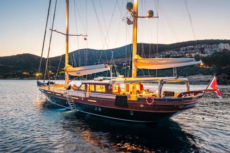 Charter Yacht VAY - Su Marine 40m - 5 Cabins - Athens - Mykonos - Paros - Cyclades - Greece