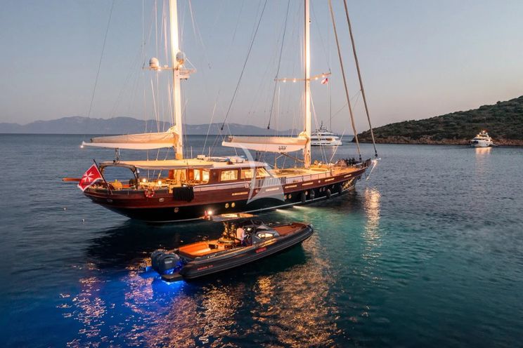 Charter Yacht VAY - Su Marine 40m - 5 Cabins - Athens - Mykonos - Paros - Cyclades - Greece