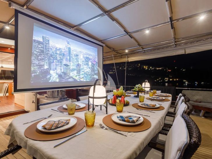VAY Su Marine 40m - formal dining set up with projector cinema VAY Su Marine 40m - formal dining set up with projector cinema