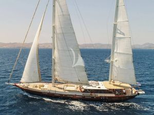 VAY - Su Marine 40m - 5 Cabins - Athens - Mykonos - Paros - Cyclades - Greece VAY - Su Marine 40m - 5 Cabins - Athens - Mykonos - Paros - Cyclades - Greece