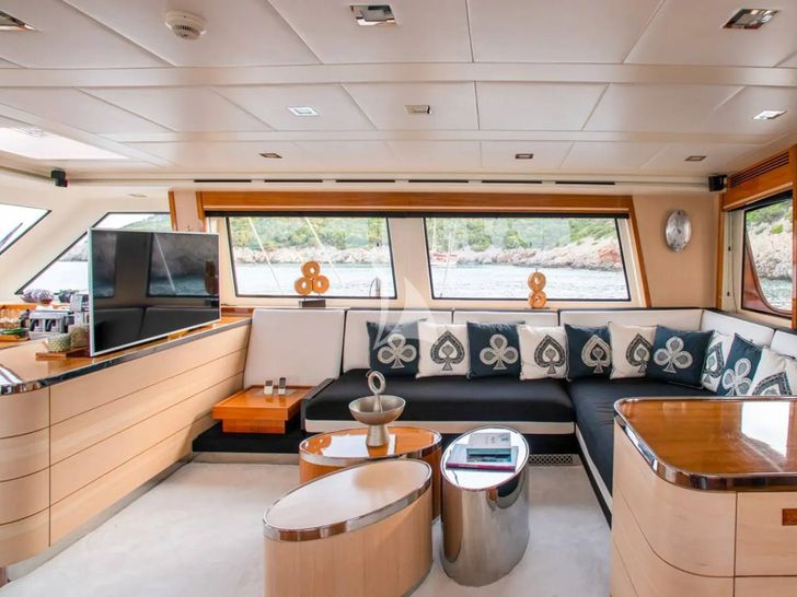 VAY Su Marine 40m - saloon VAY Su Marine 40m - saloon