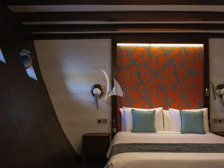 VELA Phinisi 50m - VIP cabin 1 VELA Phinisi 50m - VIP cabin 1