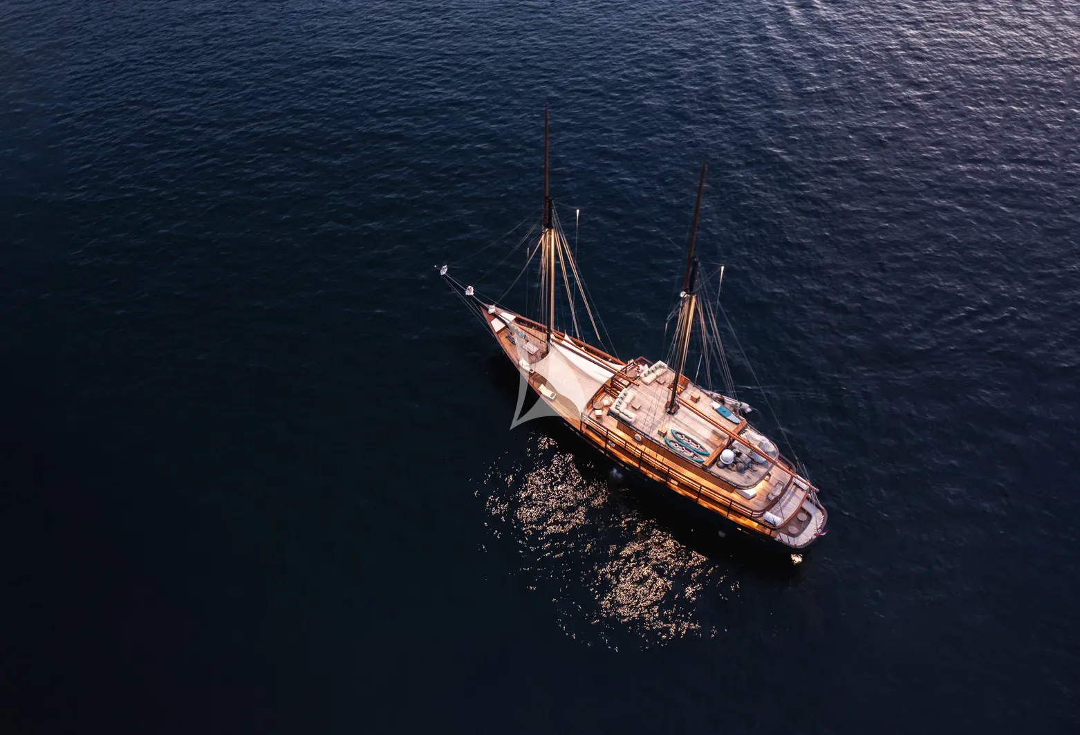 Charter Yacht VELA - Phinisi 50m - 6 Cabins - Labuan Bajo - Komodo - Sorong - Raja Ampat - Indonesia