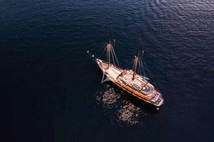 Charter Yacht VELA - Phinisi 50m - 6 Cabins - Labuan Bajo - Komodo - Sorong - Raja Ampat - Indonesia