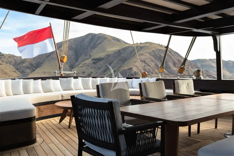 Charter Yacht VELA - Phinisi 50m - 6 Cabins - Labuan Bajo - Komodo - Sorong - Raja Ampat - Indonesia