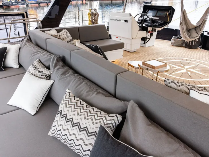 VELA Sunreef 70 Eco - flybridge lounge VELA Sunreef 70 Eco - flybridge lounge
