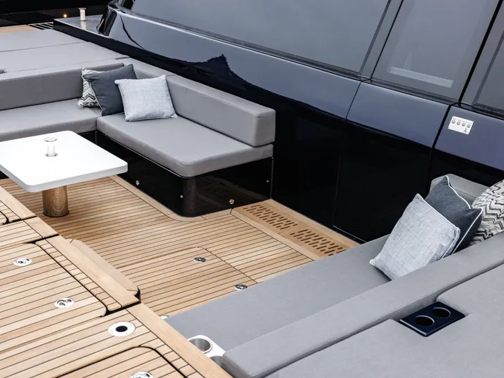 VELA Sunreef 70 Eco - foredeck lounge VELA Sunreef 70 Eco - foredeck lounge