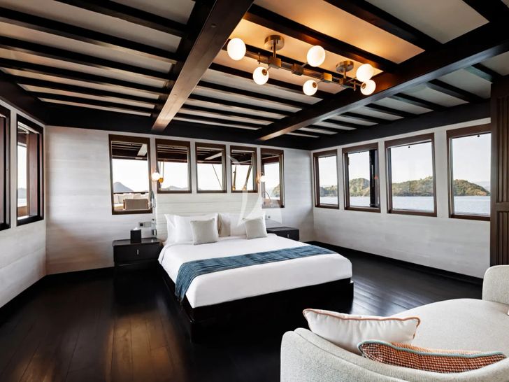 VELA Phinisi 50m - master cabin 2 in the main deck VELA Phinisi 50m - master cabin 2 in the main deck