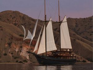 VELA - Phinisi 50m - 6 Cabins - Labuan Bajo - Komodo - Sorong - Raja Ampat - Indonesia VELA - Phinisi 50m - 6 Cabins - Labuan Bajo - Komodo - Sorong - Raja Ampat - Indonesia