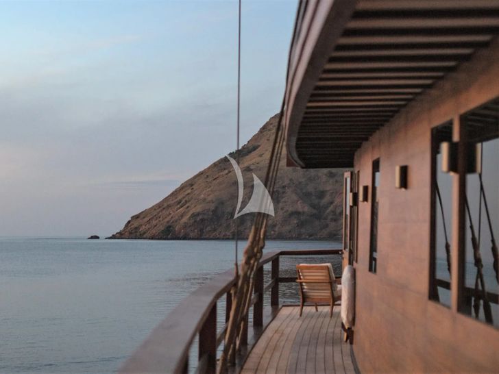 VELA Phinisi 50m - side walkway VELA Phinisi 50m - side walkway