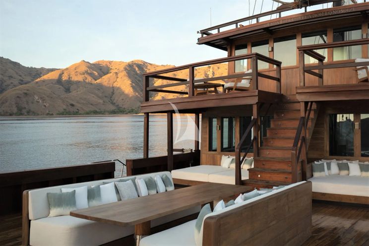 Charter Yacht VELA - Phinisi 50m - 6 Cabins - Labuan Bajo - Komodo - Sorong - Raja Ampat - Indonesia