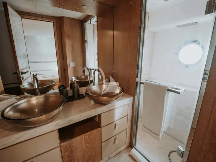 VENUS Monte Carlo MCY86 - VIP cabin 1 bathroom VENUS Monte Carlo MCY86 - VIP cabin 1 bathroom