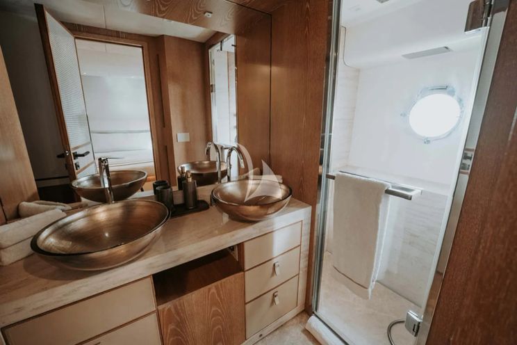 Charter Yacht VENUS - Monte Carlo MCY86 - 4 Cabins - Naples - Capri - Positano - Amalfi Coast - Italy