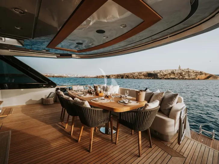 VENUS Monte Carlo MCY86 - aft deck alfresco dining area VENUS Monte Carlo MCY86 - aft deck alfresco dining area