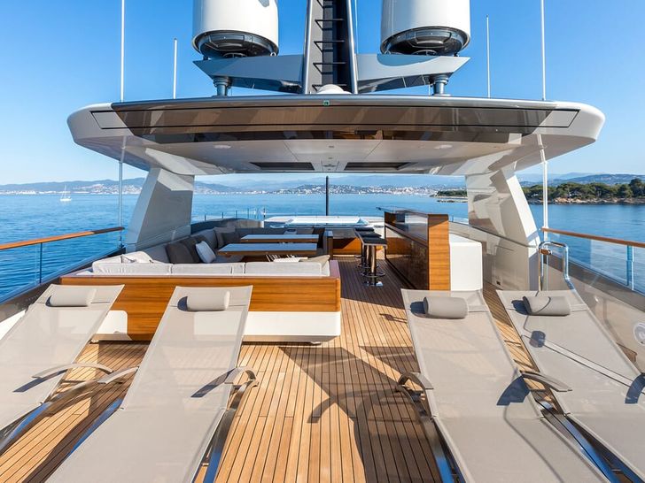 VERTIGE Tankoa 50 - sundeck VERTIGE Tankoa 50 - sundeck