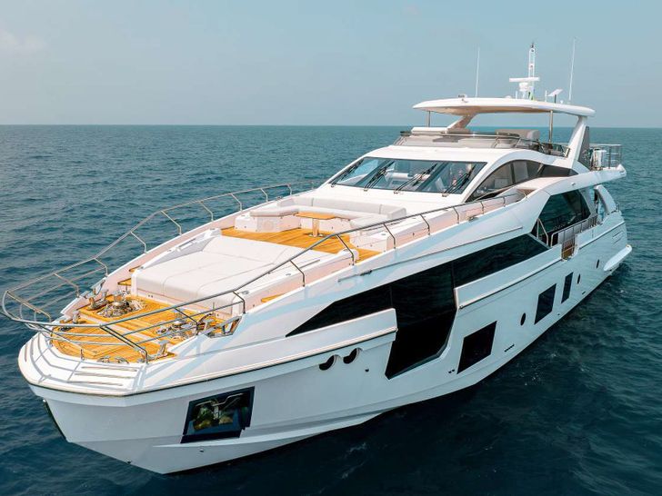 VESTA Azimut Grande 27M - bow view VESTA Azimut Grande 27M - bow view
