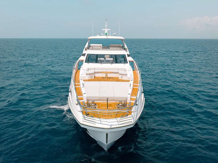 VESTA Azimut Grande 27M - front view VESTA Azimut Grande 27M - front view