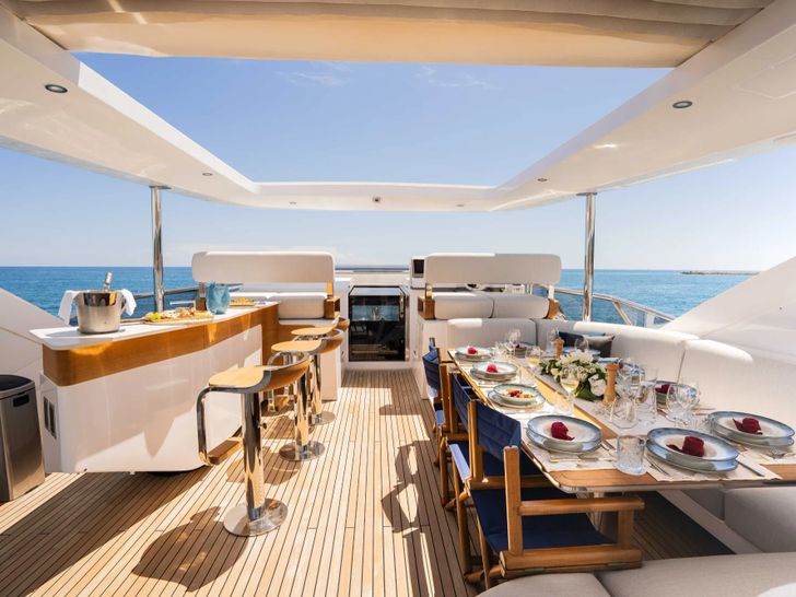 VESTA Azimut Grande 27M - sundeck bar and dining area VESTA Azimut Grande 27M - sundeck bar and dining area
